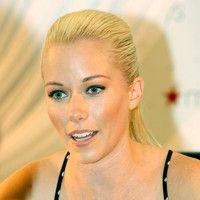 Kendra Wilkinson signing her book 'Being Kendra' | Picture 88153